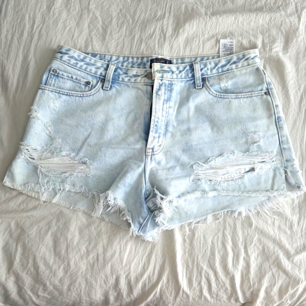 Abercrombie Annie High Rise Lightwash Short 32